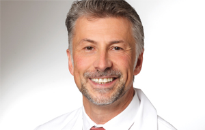 Treppenhaus-Dialog SystemGesundheit: Ein Lächeln und ein neues Leben – Chefarzt Prof. Dolderer berichtet – Prof. Dr. Jürgen Dolderer Treppenhaus-Dialog SystemGesundheit: Ein Lächeln und ein neues Leben – Chefarzt Prof. Dolderer berichtet – Prof. Dr. Jürgen Dolderer