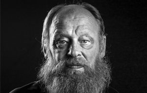 SystemGesundheit – Treppenhaus-Dialog: Ärzte im Einsatz für Obdachlose und Menschen ohne Krankenversicherung, Oberärztin Dr. med. Eva Gutdeutsch & Ausstellungseröffnung „Menschen am Rande“, Mauricio Bustamante SystemGesundheit – Treppenhaus-Dialog: Ärzte im Einsatz für Obdachlose und Menschen ohne Krankenversicherung, Oberärztin Dr. med. Eva Gutdeutsch & Ausstellungseröffnung „Menschen am Rande“, Mauricio Bustamante
